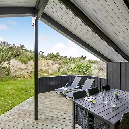 Feriehus Three-bedroom In